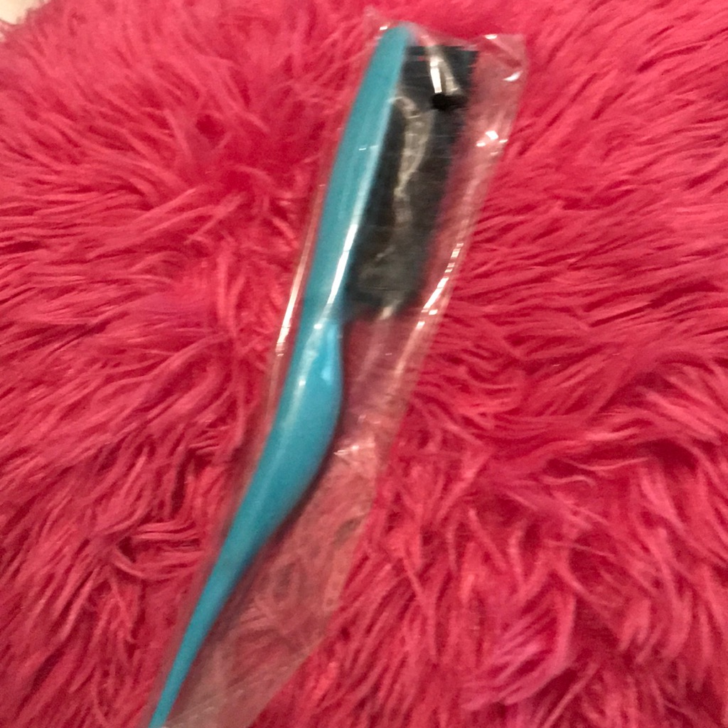 Teasing Brush